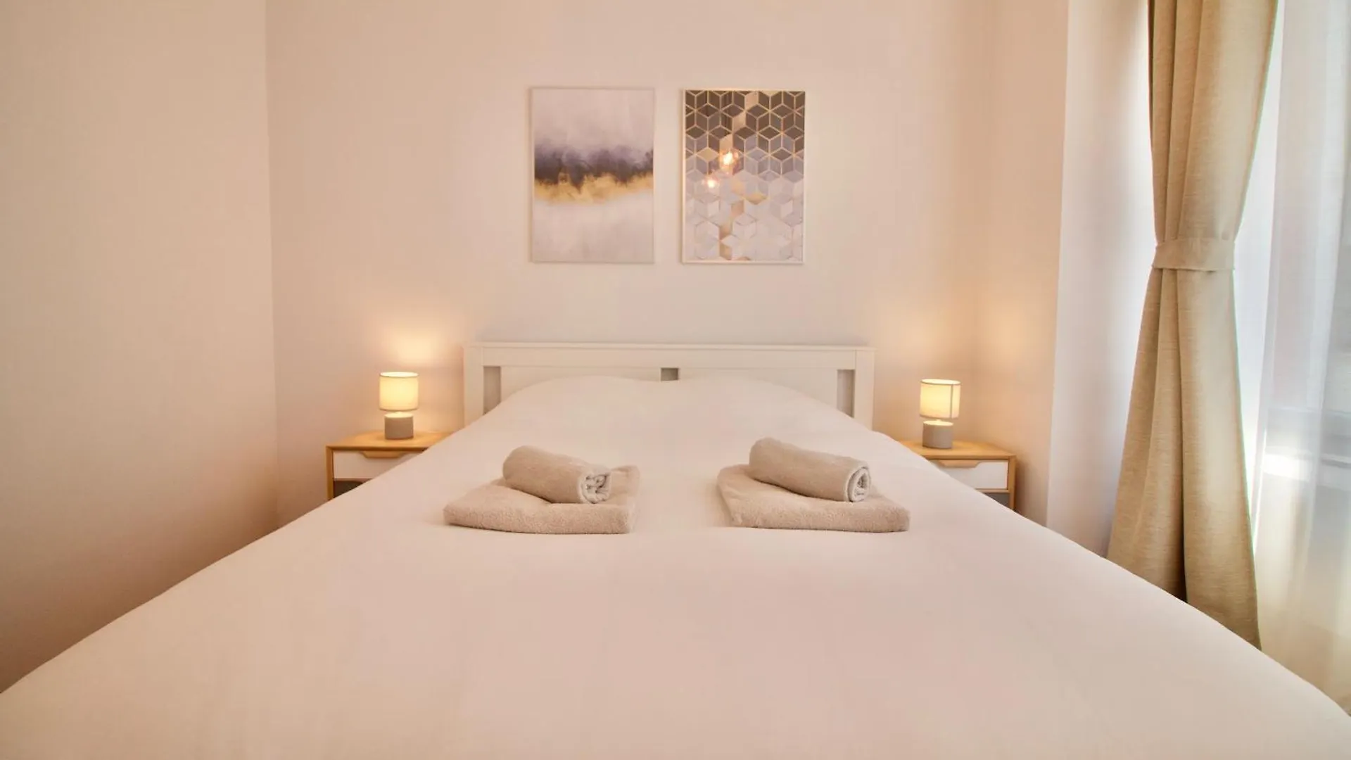 Heart Of Grand Place - Stunning 3Br Triplex Bruselas Bélgica