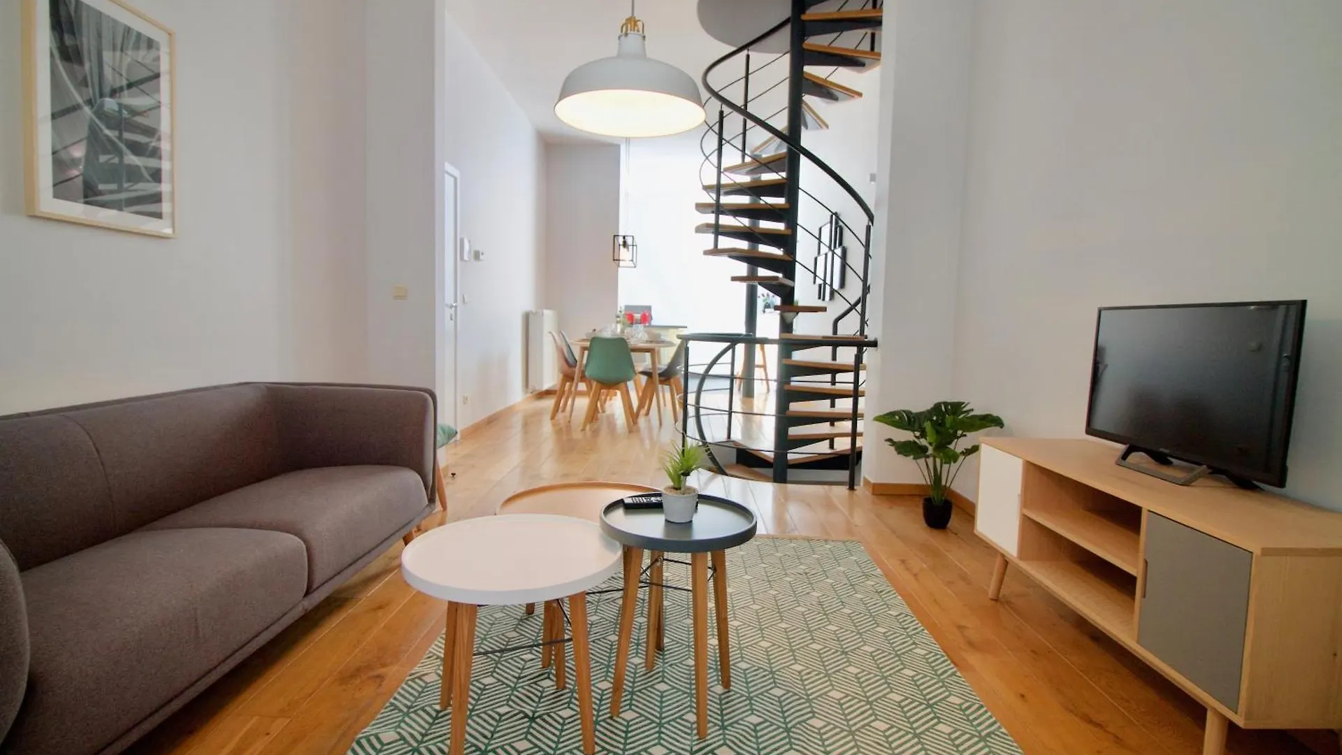 Heart Of Grand Place - Stunning 3Br Triplex Bruselas Apartamento